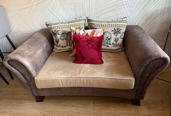 Hnědá sedací souprava - 2