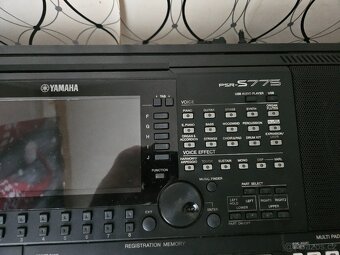 Yamaha Psr S775 - 2