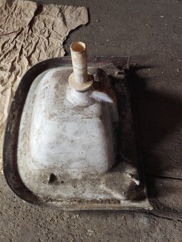 Litinové umyvadlo - 2