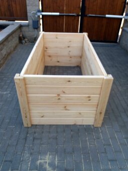 Dřevěný vyvýšeny záhon - 2