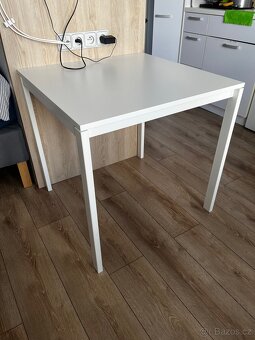 Jídelní stůl a židle - 2