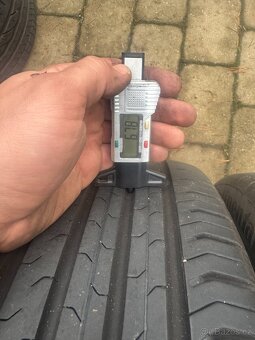 Dvě letní pneu 215/45/17 Continental - 2