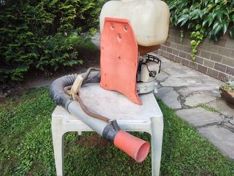 Zádový postřikovač - 2