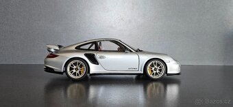 Autoart Porsche 911 (977) GT2 RS - 2