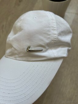 Nike bílá kšiltovka 🧢 - 2