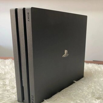 Playstation 4 PRO 1TB - 2