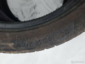 Zimní pneu. Continental 235/45 R 20 v xl - 2