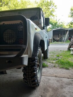 Nákladní automobil terénní, Land Rover Defender 90 TDI - 2