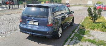 Mitsubishi Grandis - 2