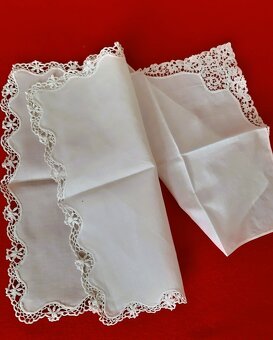 Pro sběratele: 4 batistové kapesníčky (kolem r. 1920) - 2