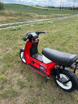 Prodám Simson skútr, udržovací příručka, servisní knížka - 2