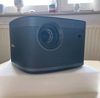 Projektor Xgimi Horizon Pro 4K - 2