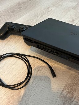 PS4 SLIM 861.4 GB - 2