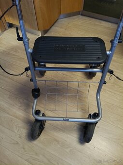 invalidní chodítko - 2