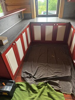 Kuchyňská linka masivní - 2