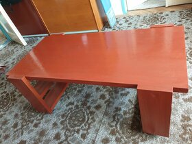 Pojízdný stolek do obýváku nebo pokoje - hnědo-červený - 2