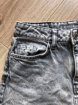 Kraťasy, velikost 32 - 2