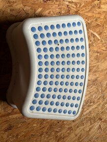 Podstavec pod nohy - 2