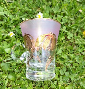 Sklenička s uchem - 2