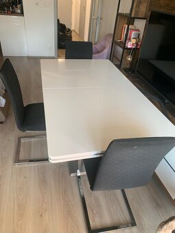 Jídelní stůl a 3 židle - 2