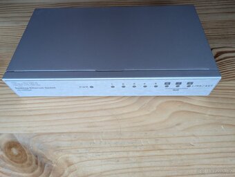 Switch ZyXEL ES-108A - 2