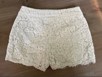 Dámské krajkové kraťasy - 2
