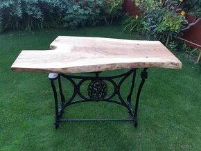 Stolek z šicího stroje - 2