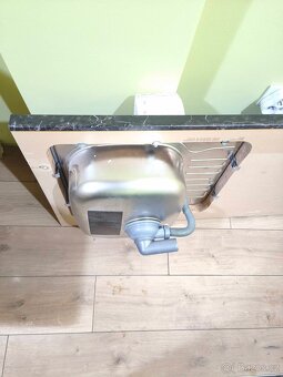 Kuchyňská deska s dřezem - 2