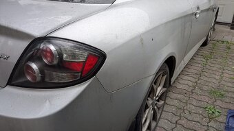 Hyundai Coupe - 2