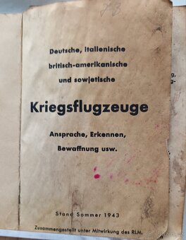 Příručka Kriegsflugzeuge 1943
- 2