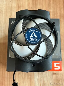 Ryzen 3 2200g + chladič - 2