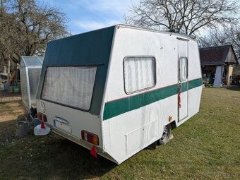 Karavan se solárním panelem - 2