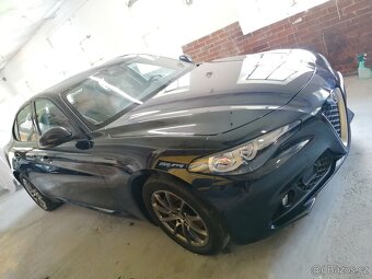 Alfa Romeo Giulia - DÍLY Z VOZU - 2