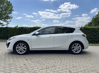 MAZDA 3 1.6 77 KW MIRAI - R.V. 2010 - BENZÍN - 2