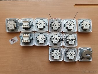 Tango ABB bílá vypínače č. 1,5,7, trojfázový, anténa, data - 2