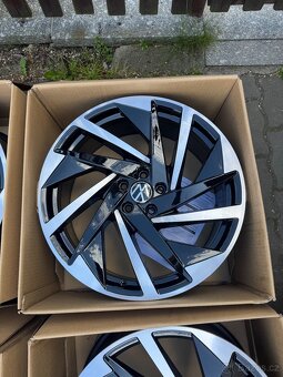 ORIGINÁL Alu Volkswagen NASHVILLE R20, 5x112 - ZÁNOVNÍ - 2