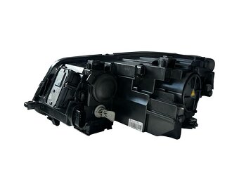 Pravý bixenon 1T1941754H VW Touran 1T3 r.v. 2012 - 2