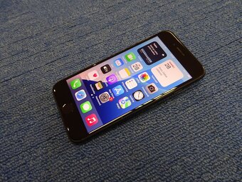 TOP Apple iPhone SE 2022 5G 128GB SE 3. generace - 2