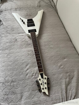 PK Guitars custom "V"- čko - 2