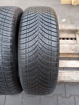 215/60/17 celoroční pneu goodyear - 2
