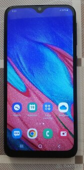 Samsung A40 64GB perfektní stav - 2