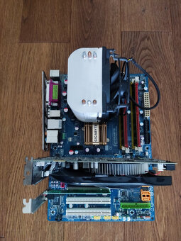 Základová deska GIGABYTE, CPU Core2Duo, 4G RAM, GPU HD5770 - 2