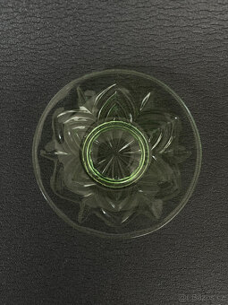 Starožitný talířek 14.5 cm, uranové sklo - 2