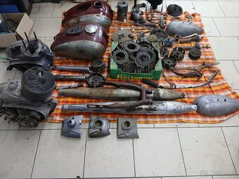 Dily jawa pérák, kývačka a jiné - 2