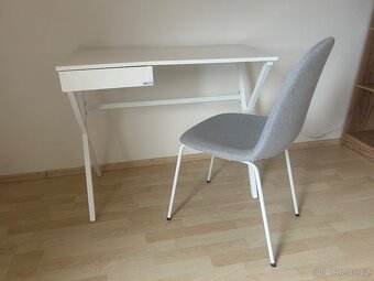 Pracovní stůl a židle - 2