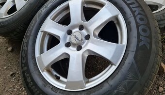 Zimní Volkswagen 5x112 8jx17 et45 - 2