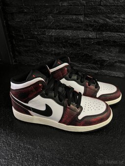 boty AirJordan 1 mid “wear away” chicago - 2