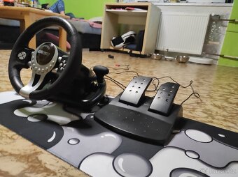 Herní volant - 2