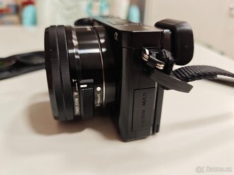 Sony A6000 + setový objektiv 16–50 mm OSS - 2