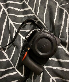 Nikon D5600 - 2
